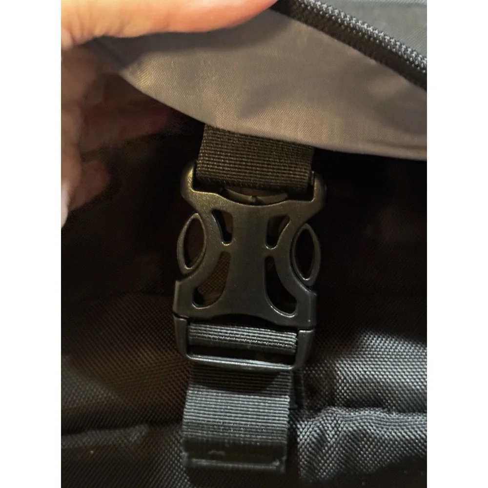 Samsonite Black Ballistic Nylon Messenger Laptop Bag‎ Tablet Travel Case